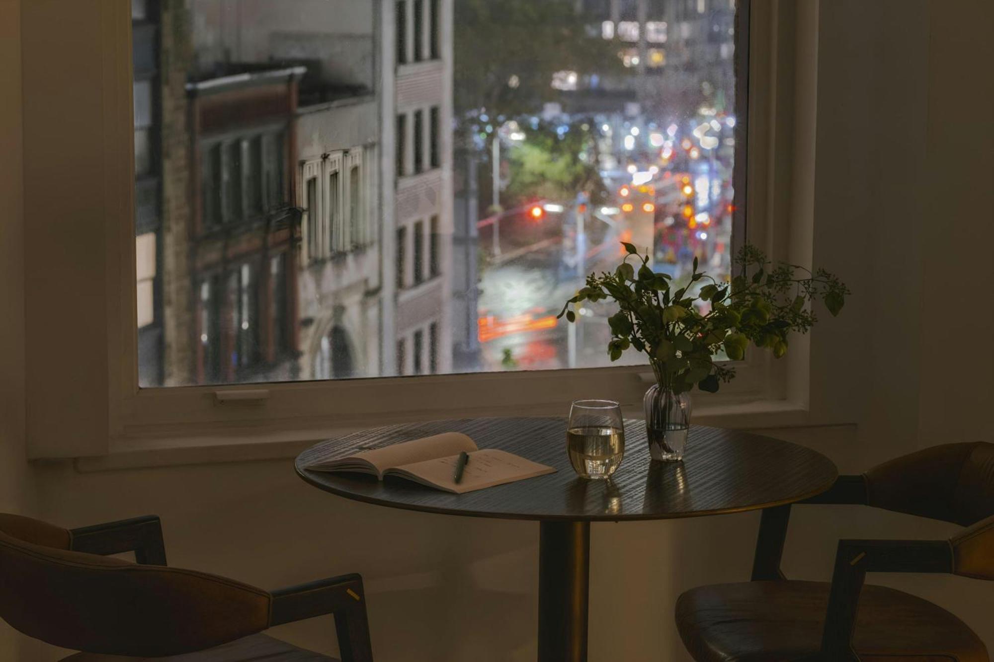 Flatiron Hotel, Sonder 4*