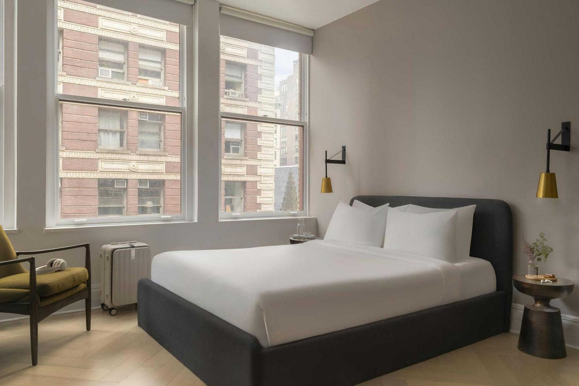 Flatiron Hotel, Sonder 4*